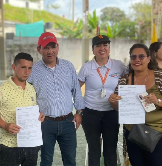 Esta semana, 107 familias colombianas se convirtieron en propietarias legales