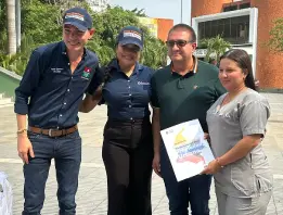 Dos mujeres y dos hombres, reunidos en Norte de Santander