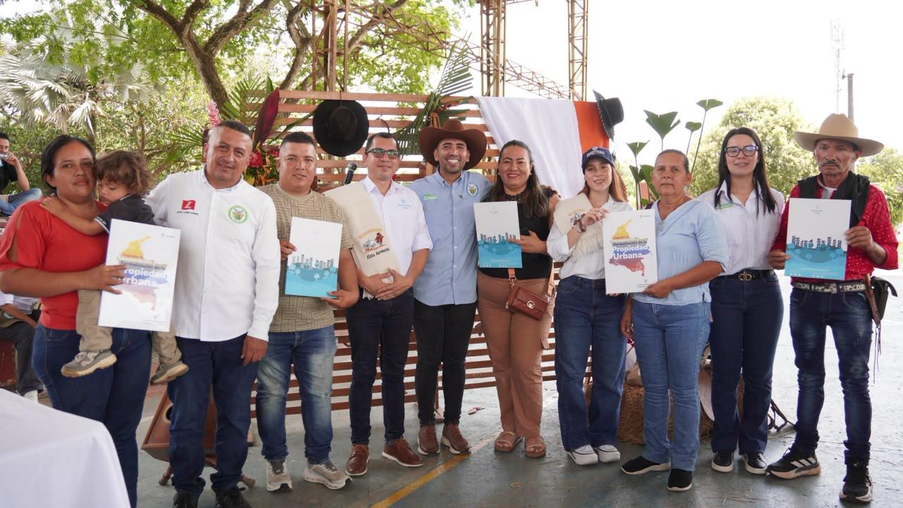 Un espacio interdisciplinario que reunió al Instituto Geográfico Agustín Codazzi, la Agencia Nacional de Tierras, la Superintendencia de Notariado y Registro y autoridades territoriales del departamento del Cesar.